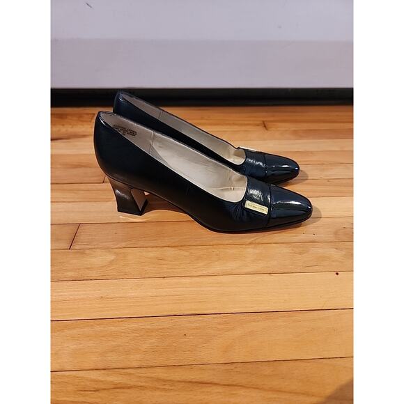 Etienne Aigner Patent Leather Black Block Heels Buckle Size 6M Almond Toe - Picture 3 of 6